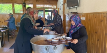 Gölpazarı Öğretmenevi Müdürlüğü’nden aşure ikramı