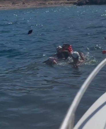 Gömeç ilçesi açıklarında batan tekneden kazazedeler böyle kurtarıldı