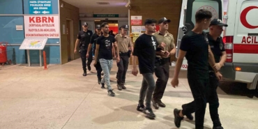 Gürültü ihbarına giden ekipler, 10 kaçak göçmeni yakaladı