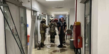 Hastanenin yeni doğan ünitesinde tavan çöktü