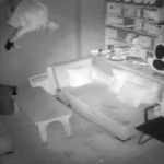 Havalandırma camından girerek 22 telefon çaldı