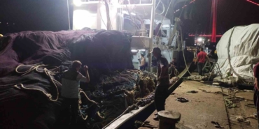 Hazırlıklarını tamamlayan balıkçılar "Vira Bismillah" diyerek denize açıldı