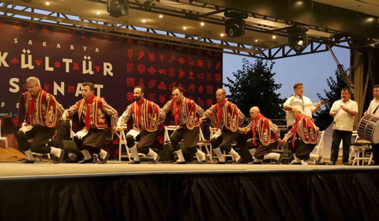 Hemşehri buluşmalarına unutulmaz son: Millet Bahçesi kültür festivalinde on binleri ağırladı