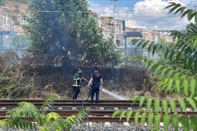 Hızlı tren rayında çıkan yangını canlarını hiçe sayarak söndürdüler