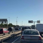 İBB ekipleri çalışma olmayan Avcılar-Küçükçekme arasını dubalarla kapatınca, trafik çilesi başladı