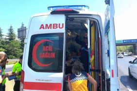 İçinde anne ve bebek olan yenidoğan ambulansı kazaya karıştı: 1 yaralı