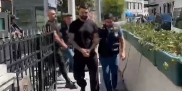 İçişleri Bakanı Ali Yerlikaya duyurdu: Beyoğlu’nda eğlence mekanında kadınları darp eden şahıslar yakalandı