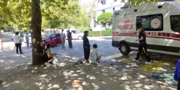 İki otomobilin hurdaya döndüğü kazada 1 kişi hafif yaralandı