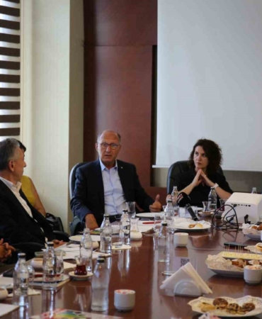 İş dünyası odağına eğitim ve dijital dönüşümü aldı