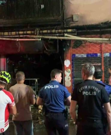 İş yeri alevlere teslim oldu