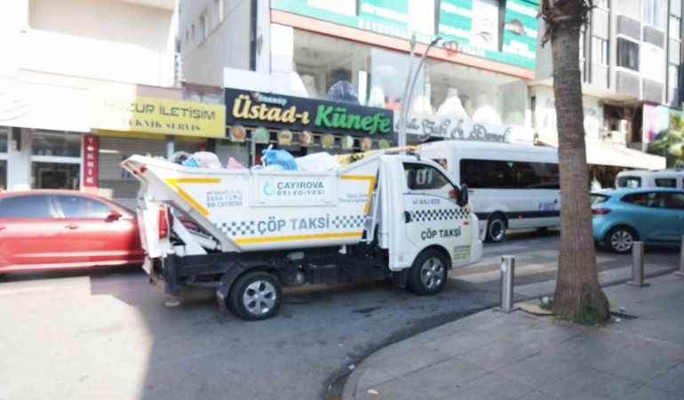 İşlek cadde ve dar sokaklarda çöp taksi hizmet veriyor