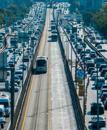 İstanbul E-5’te trafik kaosu