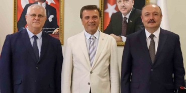 İstanbul Esenyurt Üniversitesi’nde devir teslim töreni yapıldı