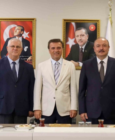 İstanbul Esenyurt Üniversitesi’nde devir teslim töreni yapıldı