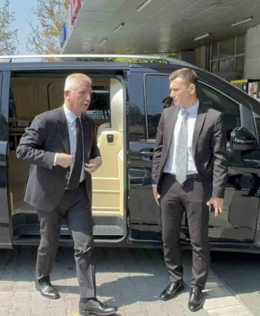 İstanbul Valisi Davut Gül, metrobüs kazası sonrası hastanedeki yaralıları ziyaret etti
