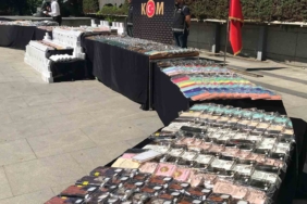 İstanbul’da binlerce kaçak telefon aksesuarı ele geçirildi