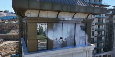 İstanbul’da dron ile dış cephe temizliği