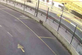 İstanbul’da  iki metrobüsün çarpışma anı kamerada