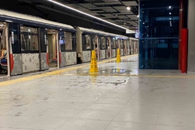 İstanbul’da metronun tavanından sular aktı