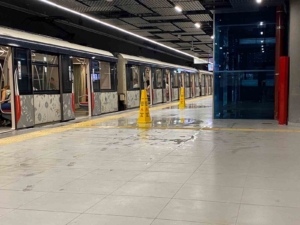 İstanbul’da metronun tavanından sular aktı