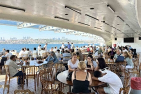 İstanbul’da öğrenci yurtlarında ücretsiz kalan emekliler boğaz turu yaptı