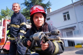 İtfaiyeci baba-kız birlikte görev yapıyor