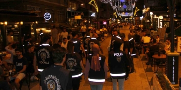 İzmit’te 2 günde 958 şahıs ve 45 araç polis kontrolünden geçti