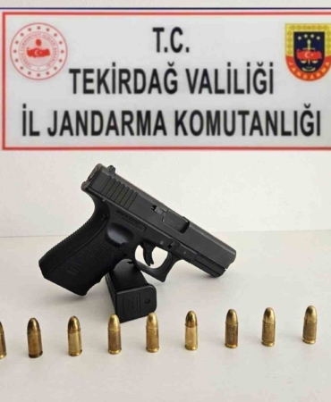 Jandarma tarafından 2 ruhsatsız tabanca ele geçirildi