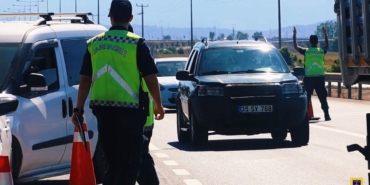 Jandarma yol kontrollerinde 468 kişiyi yakaladı