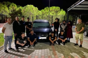 Kaçan araçtan 11 kaçak, bir organizatör yakalandı