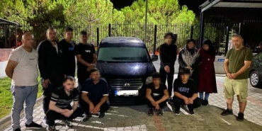 Kaçan araçtan 11 kaçak, bir organizatör yakalandı