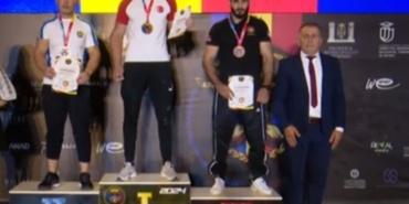 Kağıtspor’un bilek güreşçileri dünya şampiyonu