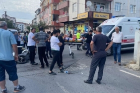 Kamyonet ile motosikletli kurye çarpıştı: 1 yaralı