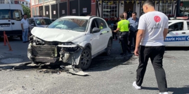 Kapaklı’da 3 aracın çarpıştığı kazada 1 kişi yaralandı