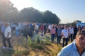 Kapaklı’da evinde ölü bulunan genç, son yolculuğuna uğurlandı