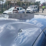 Kapaklı’da tahta yüklü kamyon 2 direği devirdi