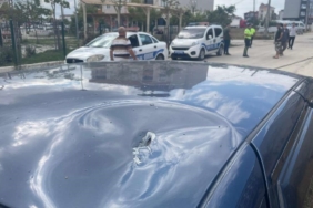 Kapaklı’da tahta yüklü kamyon 2 direği devirdi