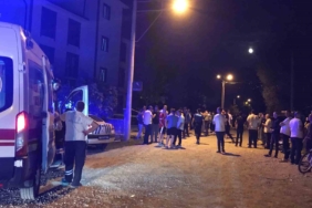 Kardeşler arasında çıkan kavgayı ayırmaya çalışan enişte bıçaklandı