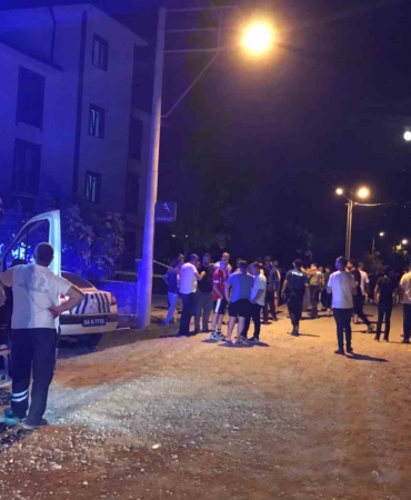 Kardeşler arasında çıkan kavgayı ayırmaya çalışan enişte bıçaklandı
