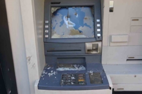 Kartal’da ATM’ye çekiçle böyle saldırdı