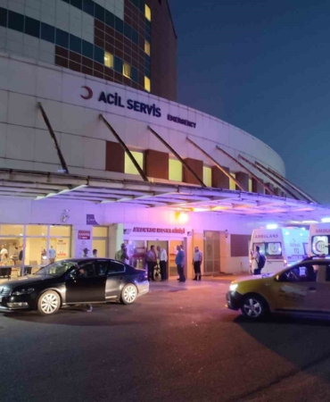 Kaymakam ve AK Parti İlçe Başkanı’nın da aralarında bulunduğu 11 kişi zehirlenme şüphesiyle hastaneye kaldırıldı