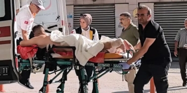 Kaynar salça kazanı devrildi, 4 kişi yaralandı