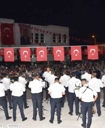 Kent Orkestrası Erenler’de vatandaşla buluştu