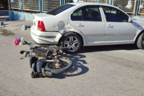 Keşan’da otomobil ile çarpışan motosiklette 2 kişi yaralandı
