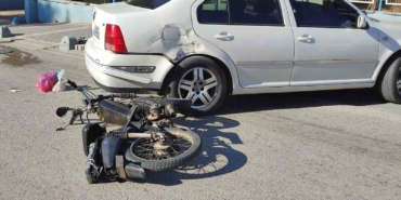 Keşan’da otomobil ile çarpışan motosiklette 2 kişi yaralandı