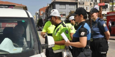 Keşan’da sürücüler, “Sizi seviyoruz” sözleri ile uyardığı polise teşekkür etti