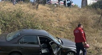 Kontrolden çıkan otomobil tarlaya uçtu: 1 yaralı