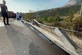 Kontrolden çıkan tır şarampole uçtu, sürücü şans eseri kurtuldu