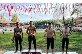 Körfezli güreşçiler Akyazı’da madalya kürsüsüne çıktı