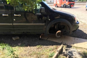 Krikonun boşalması sonucu aracın altında kaldı